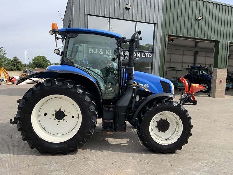 E-FARM: New Holland T6.120 - Tractor - id Y9DPTZY - €24,227 - Year of construction: 2013 - Engine hours: 10,397,Engine power (HP): 110,United Kingdom