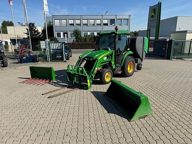 E-FARM: John Deere 3720 - Traktor - id DNJDWS3 - 31.500 € - Baujahr: 2009 - Abgelesene Motorstunden: 1.318,Motorleistung (PS): 44,Deutschland