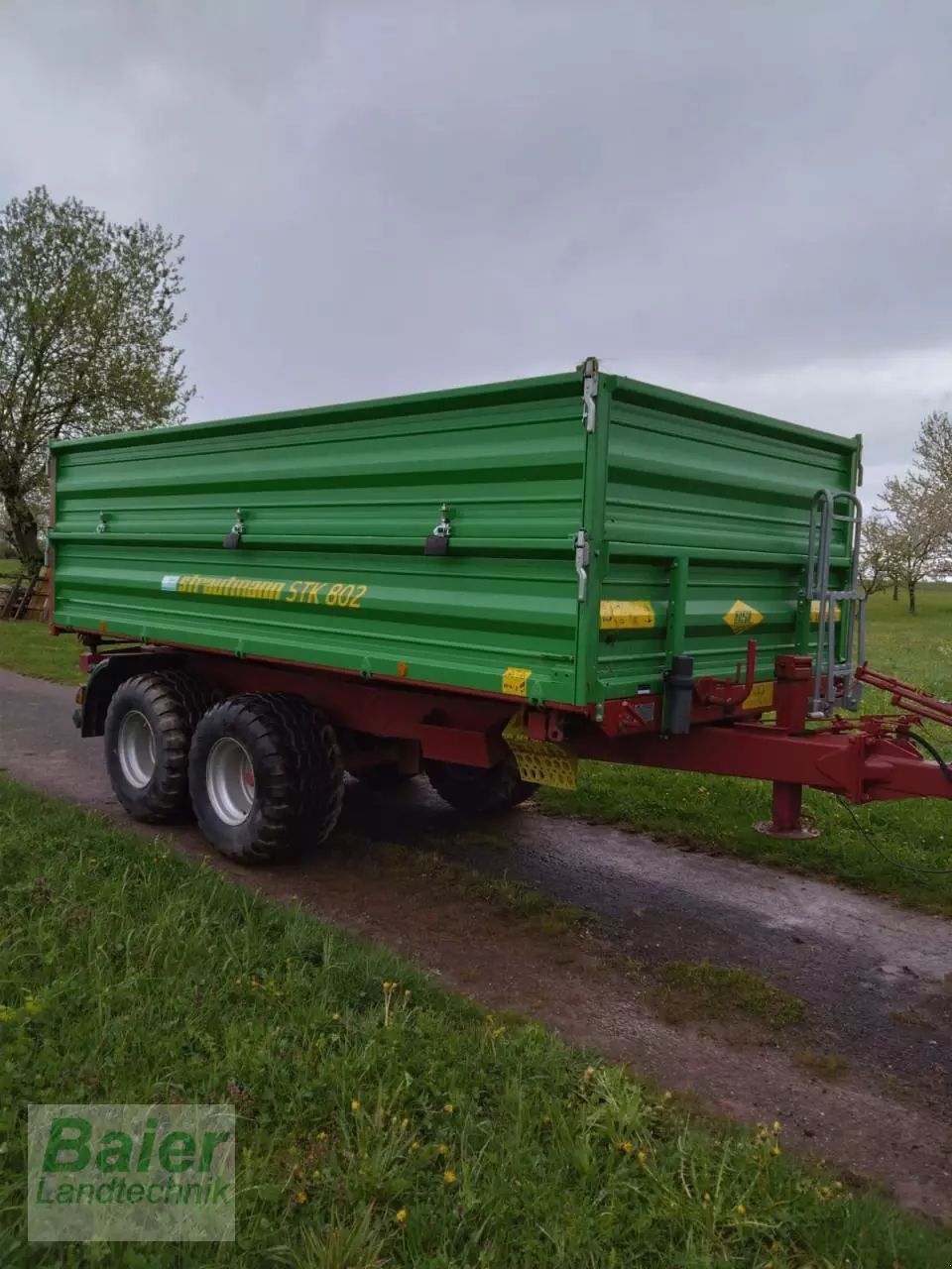 E-FARM: Strautmann STK 802 - Kipper - id UFTEMKF - 15.770 € - Baujahr: 2017 - Deutschland