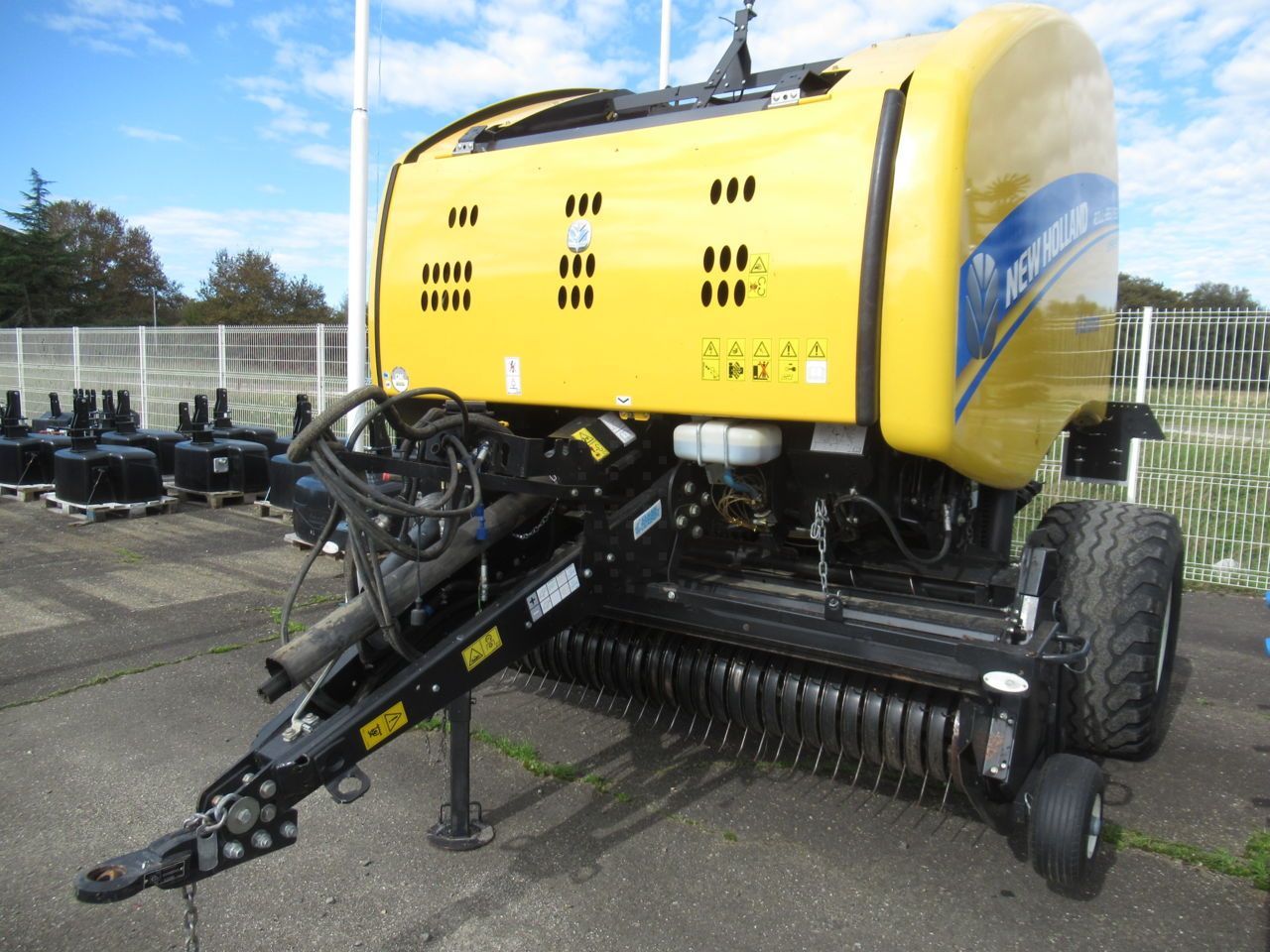 E-FARM: New Holland Roll Belt 150 Super Feed - Presă de balotat - id RMRCBW9 - 23.900 EUR - Anul: 2020 - Numărul total de baloți produși: 11.168,Franța