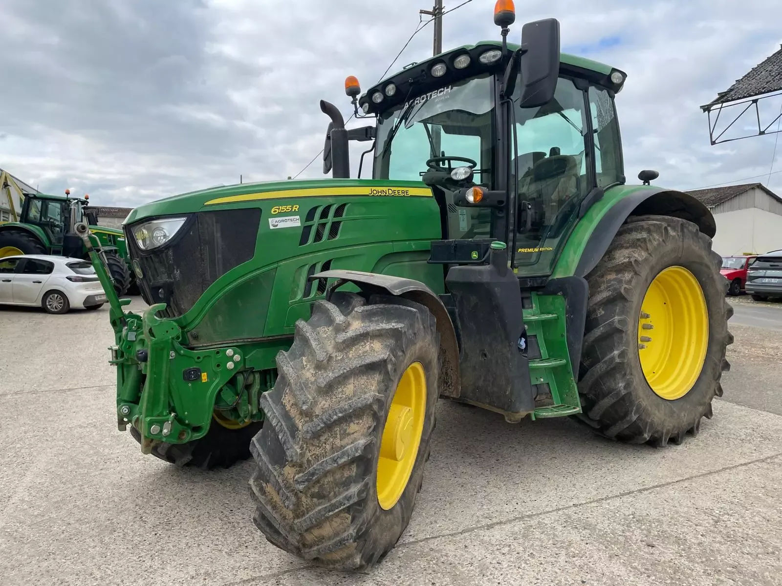 E-FARM: John Deere 6155 R - Tractor - id PZHDSDT - 125.000 EUR - Anul: 2022 - Citeste ore: 1.960,Muterea motorului: 155,Franța