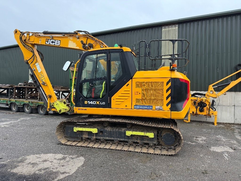 JCB 140 x Crawler excavator €36,099