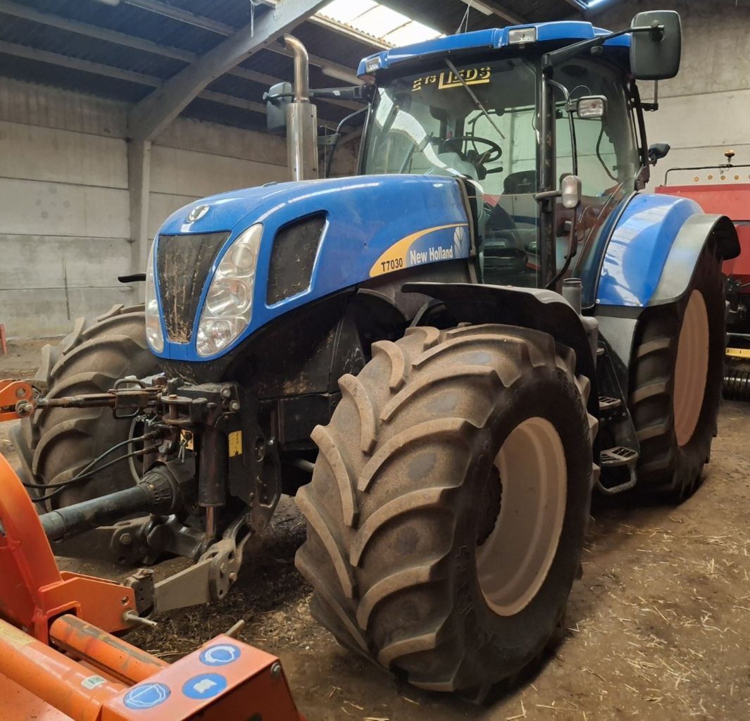 New Holland T 7030 Traktor 40 000 €