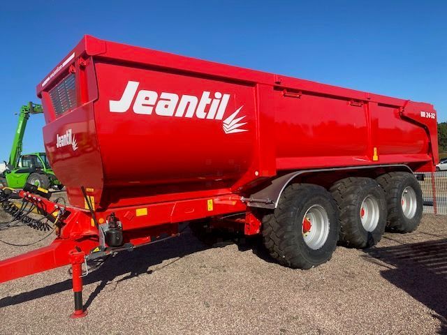 E-FARM: Jeantil br 24 32 - Benne - id THA2TGY - Année: 2025 - France