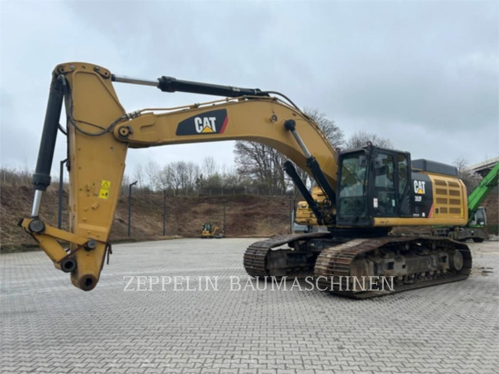 Caterpillar 352fl Excavadora de orugas 98.500 €