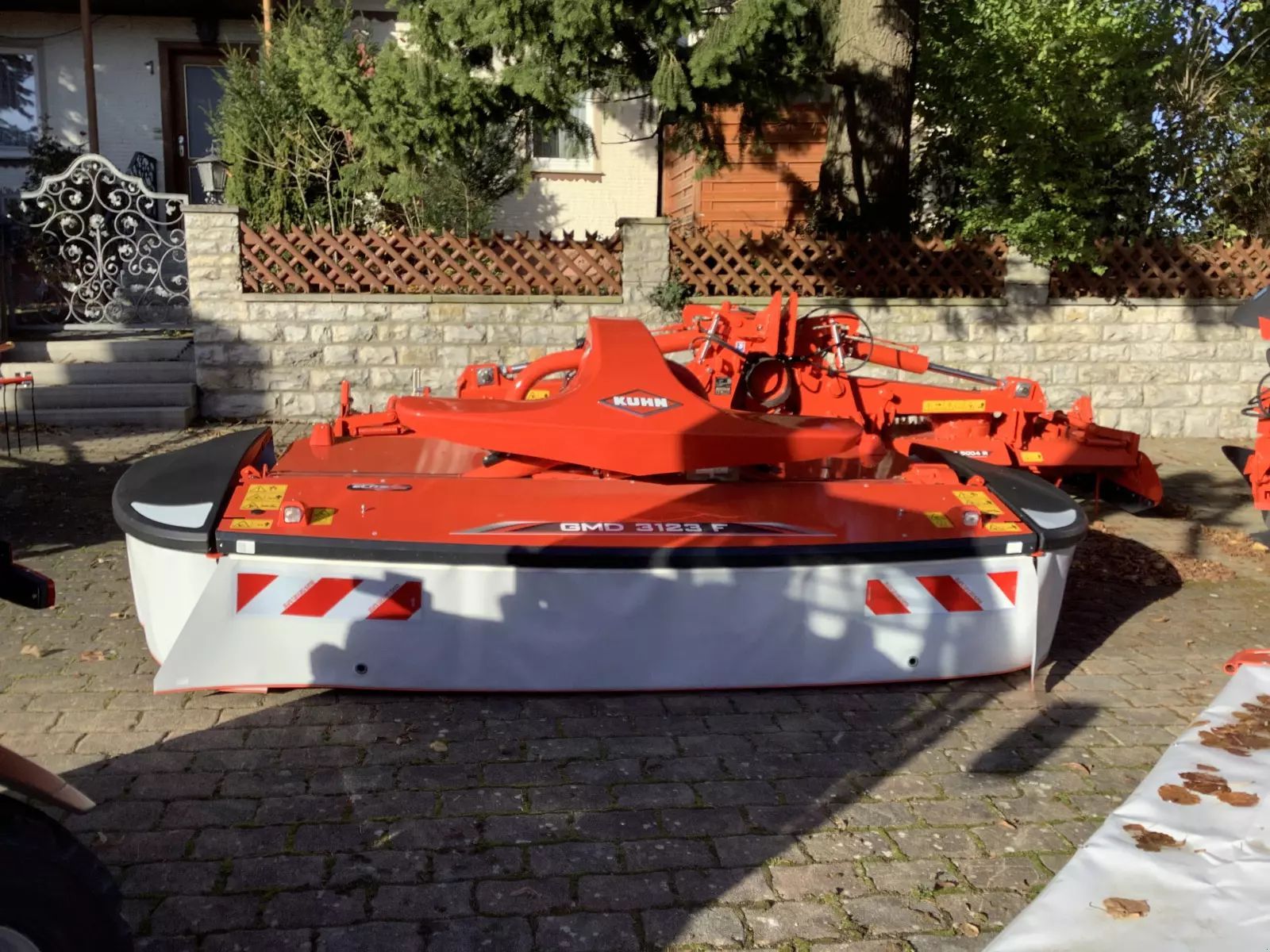 E-FARM: Kuhn GMD 3123 F-FF - Mower - id AAQJKWF - €11,891 - Year of construction: 2023 - Germany