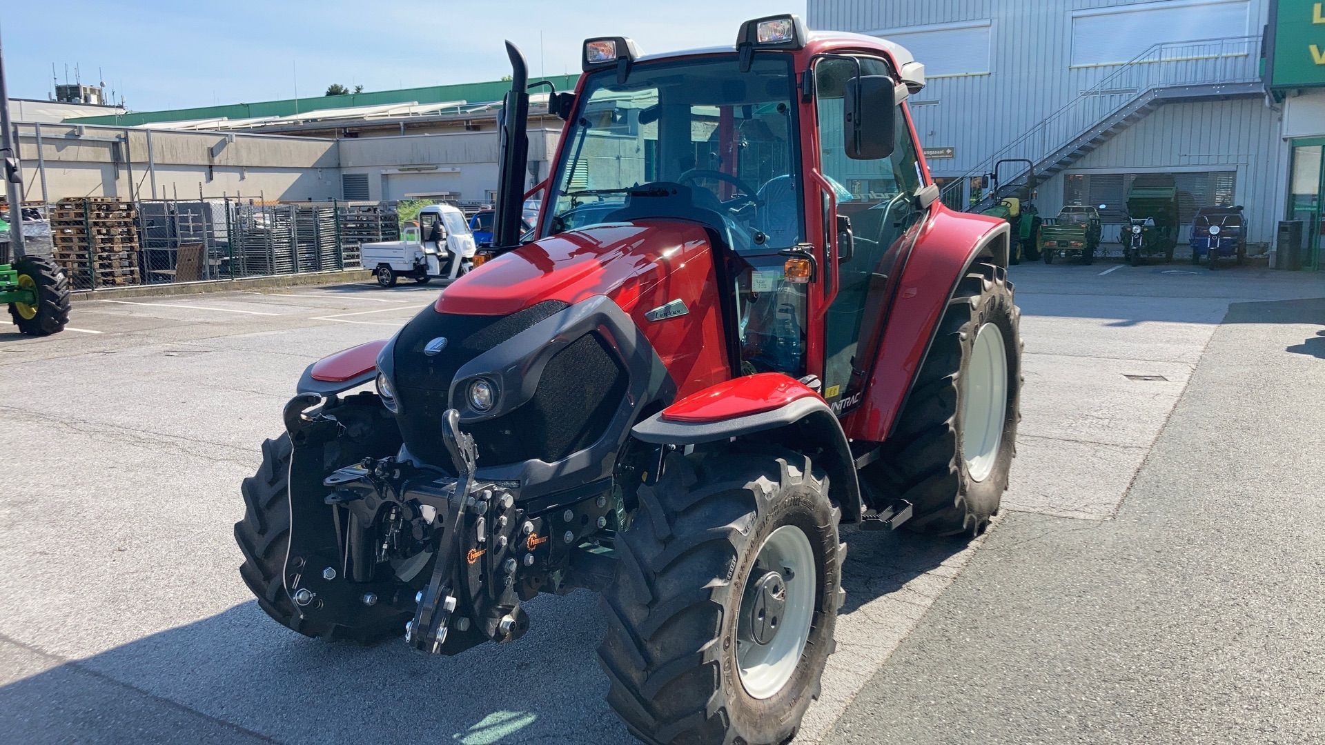 E-FARM: Lindner Lintrac 75 LS - Traktor - id ZPEY7KW - 57 434 EUR - Gyártási év: 2022 - Üzemóra (motor): 150,Motor teljesítménye (LE): 76,Ausztria