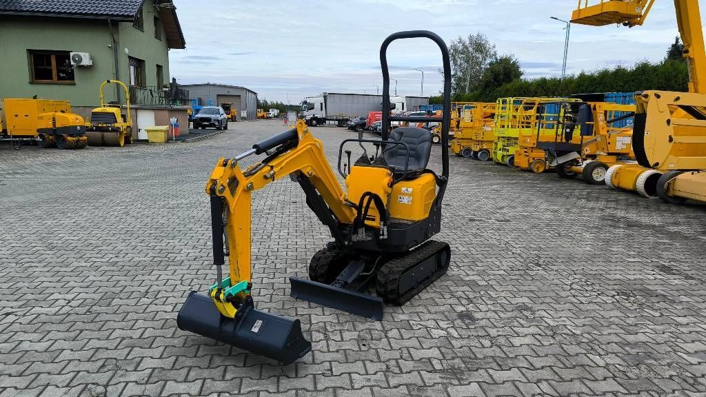 Yanmar SV08-1A Minikoparka 9502 €