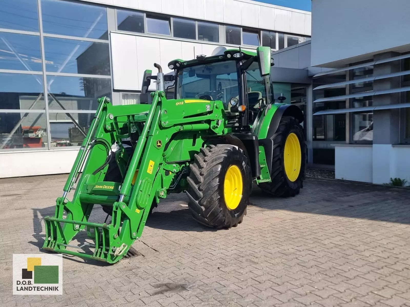 E-FARM: John Deere 6R 110 - Traktor - id UJYFYWF - 109.900 € - Baujahr: 2022 - Abgelesene Motorstunden: 2.093,Motorleistung (PS): 110,Deutschland
