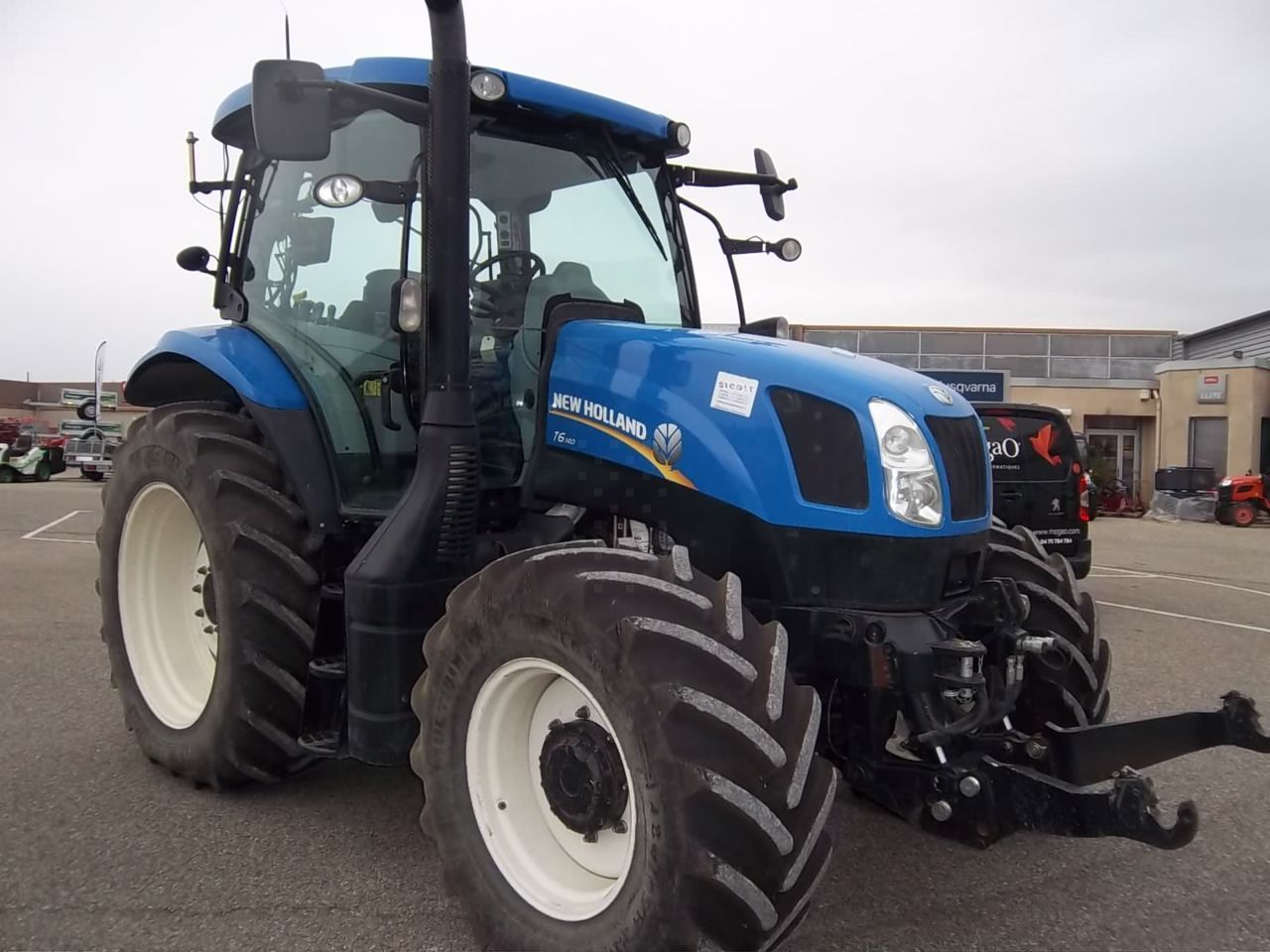 E-FARM: New Holland T6.140 - Traktor - id WBDE6EG - 43.000 € - Baujahr: 2012 - Abgelesene Motorstunden: 6.400,Motorleistung (PS): 110,Frankreich