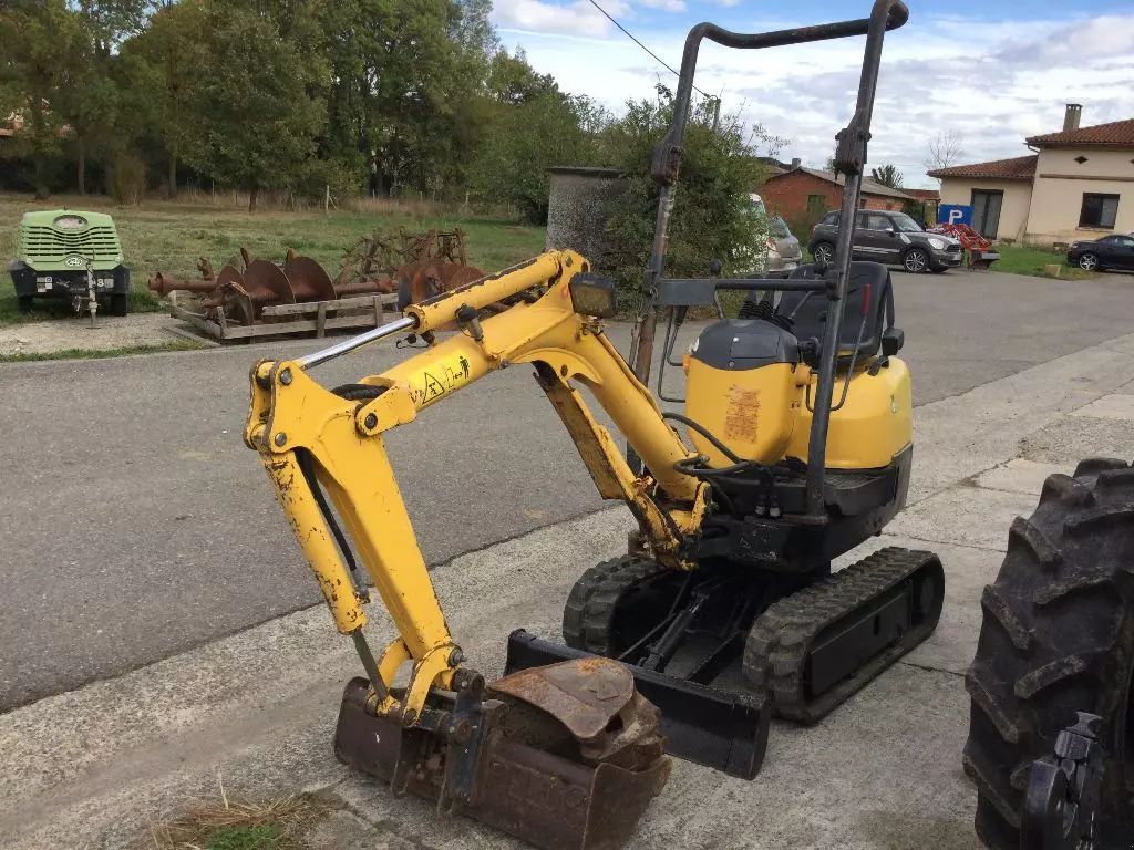 E-FARM: KOMATSU pc09 - Minibagger - id IGMS8SV - Baujahr: 2008 - Frankreich