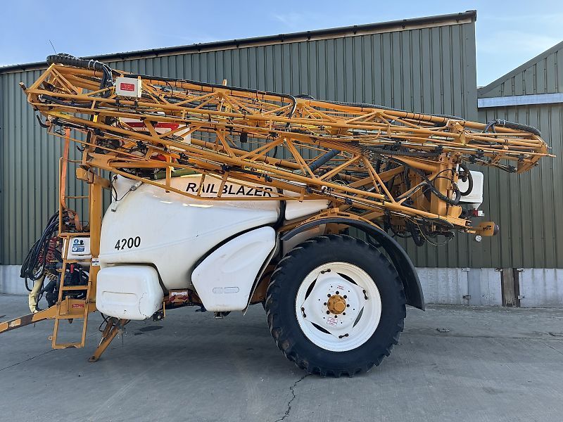 E-FARM: knight trailblazer 4200l 36m trailed sprayer - Opryskiwacz - id UFJAT2P - 25 372 € - Rok produkcji: 2018 - Zjednoczone Królestwo