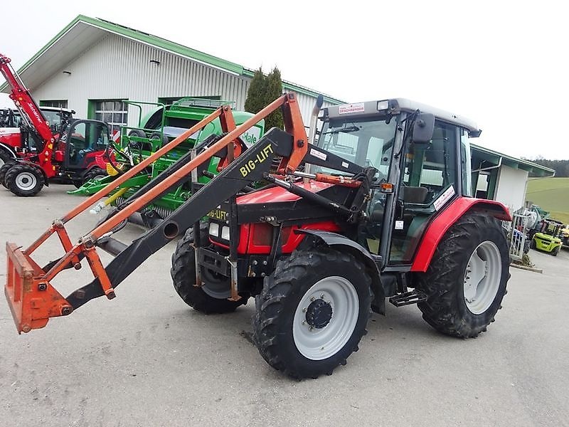 Massey Ferguson 4225 tractor 28.230 €