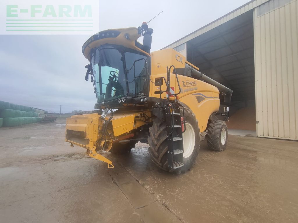New Holland cx 8.80 elevation Combine harvester €335,000