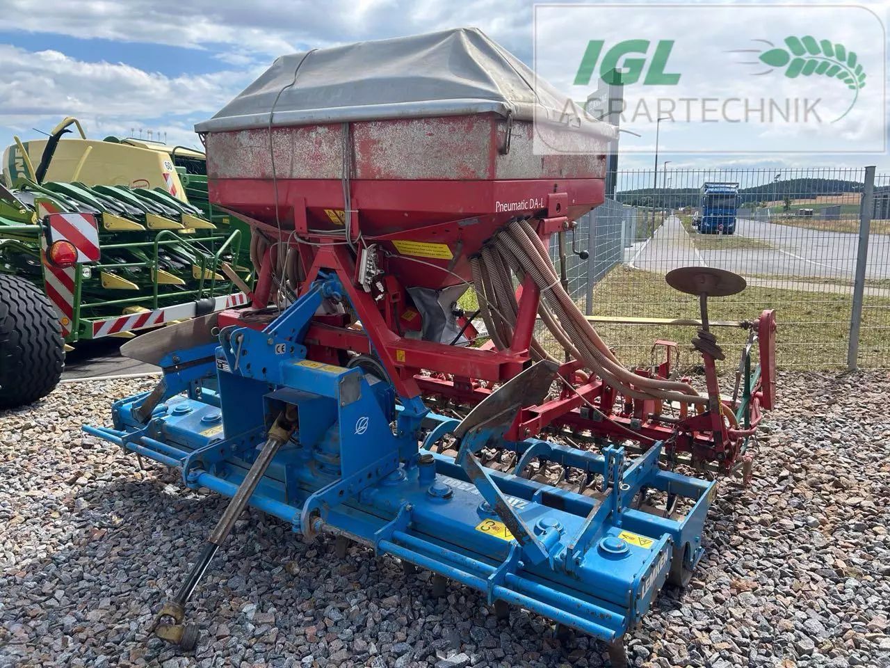 E-FARM: Lemken zirkon 7 mit accord sämaschine - Combinación de taladradoras - id 2SU3B3E - 7792 € - Alemania
