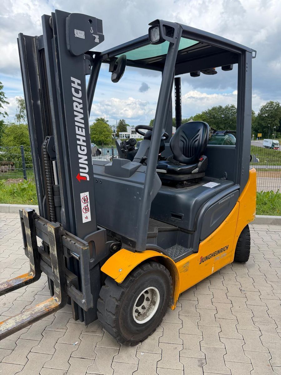 JUNGHEINRICH tfg 316s - triplex 4,4 m - seitenschieber !!! Maszt sztaplowy 9950 €