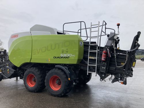 Claas Quadrant 5300 FC Baler