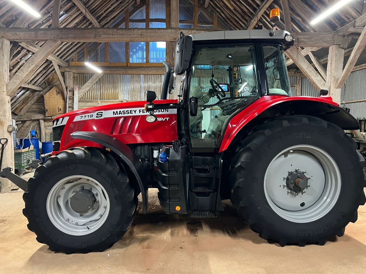 Massey Ferguson 7719 S Traktor 109 500 €