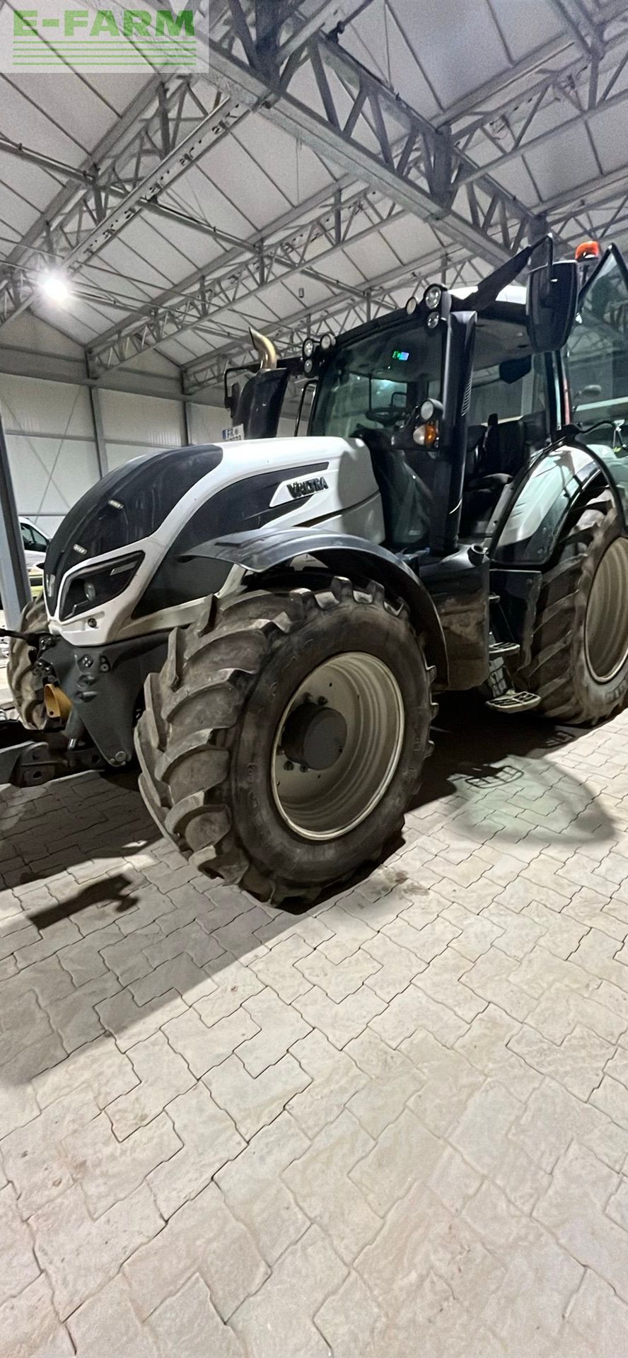 Valtra T174 Tractor 72.000 EUR