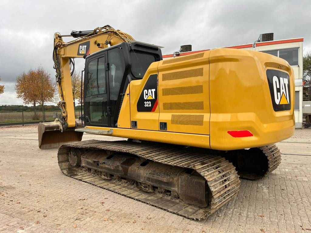 Caterpillar 323 07a Excavadora de orugas 84.000 €