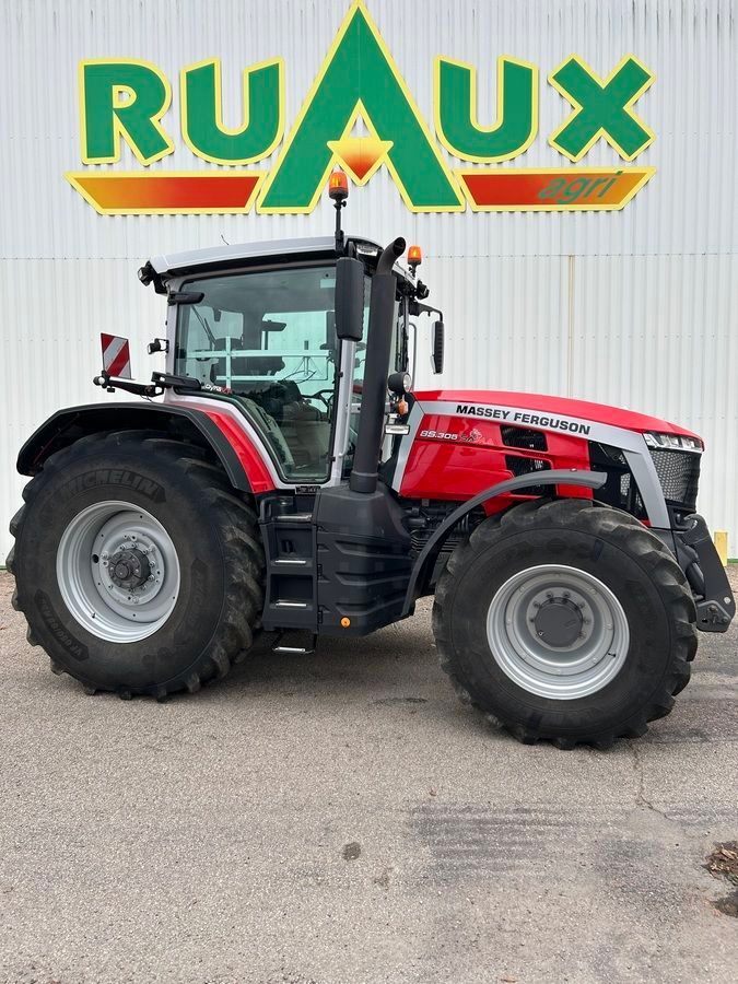Massey Ferguson 8S.305 Tractor €165,000