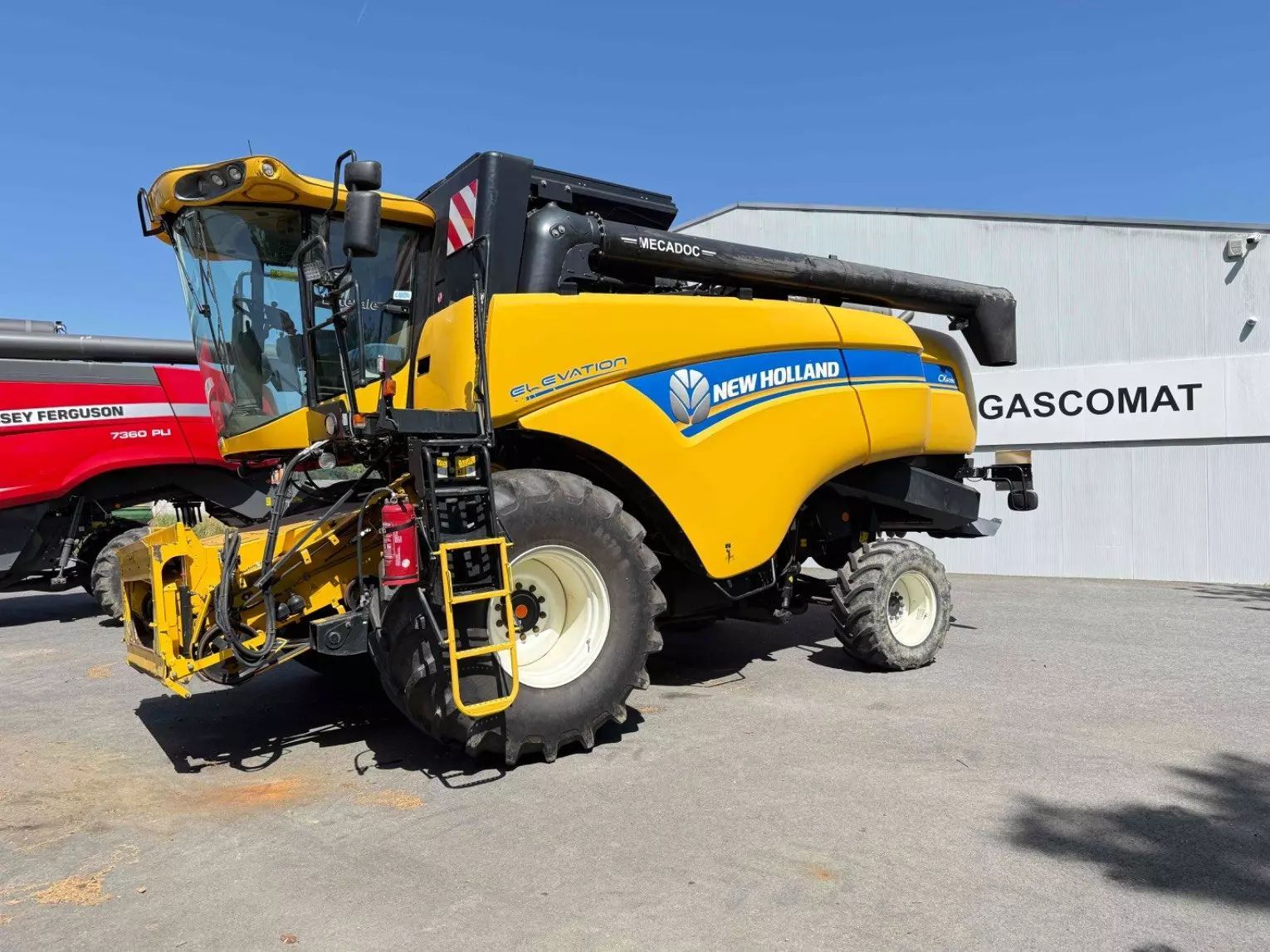 E-FARM: New Holland CX 6090 Elevation - Moissoneuse-batteuse - id 9CXDF3P - 135 000 € - Année: 2015 - France