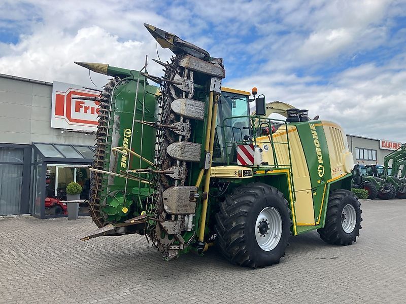 E-FARM: Krone BiG X 800 - Savaeigis pašarų smulkintuvas - id QQAHGFU - 72 750 € - Gamybos metai: 2008 - Variklio darbo valandos: 5 852,Variklio galia (AG): 477,Vokietija