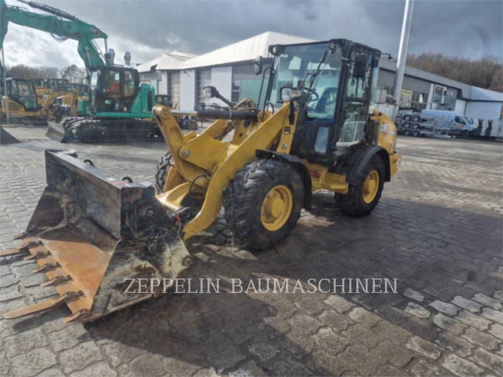 Caterpillar 906m Kerekes rakodógép 35 900 EUR