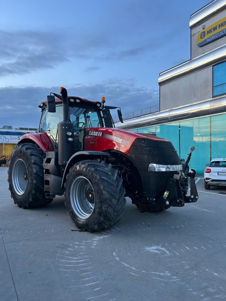 Case IH Magnum 380 Tractor €165,000