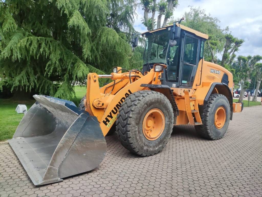 HYUNDAI hl 940 Pala gommata