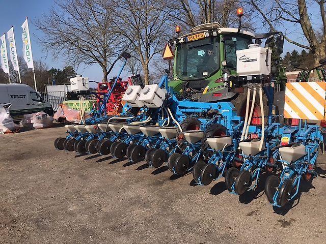 E-FARM: Monosem meca 2000 bietenzaaimachine 12-rij - Taladro - id WDB7QK4 - 7500 € - Año: 1997 - Países Bajos