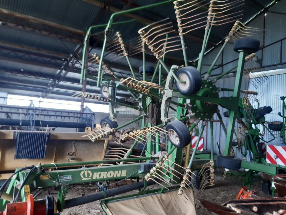 E-FARM: Krone Swadro 800/26 - Karuzelowy przetrząsacz do siana - id BXTX6SE - 11 500 € - Rok produkcji: 2012 - Francja