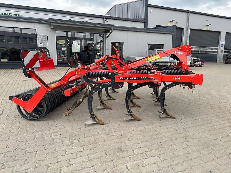E-FARM: Kuhn Cultimer 300 - Cultivator - id FUSGGZK - 16.800 EUR - Anul: 2023 - Germania