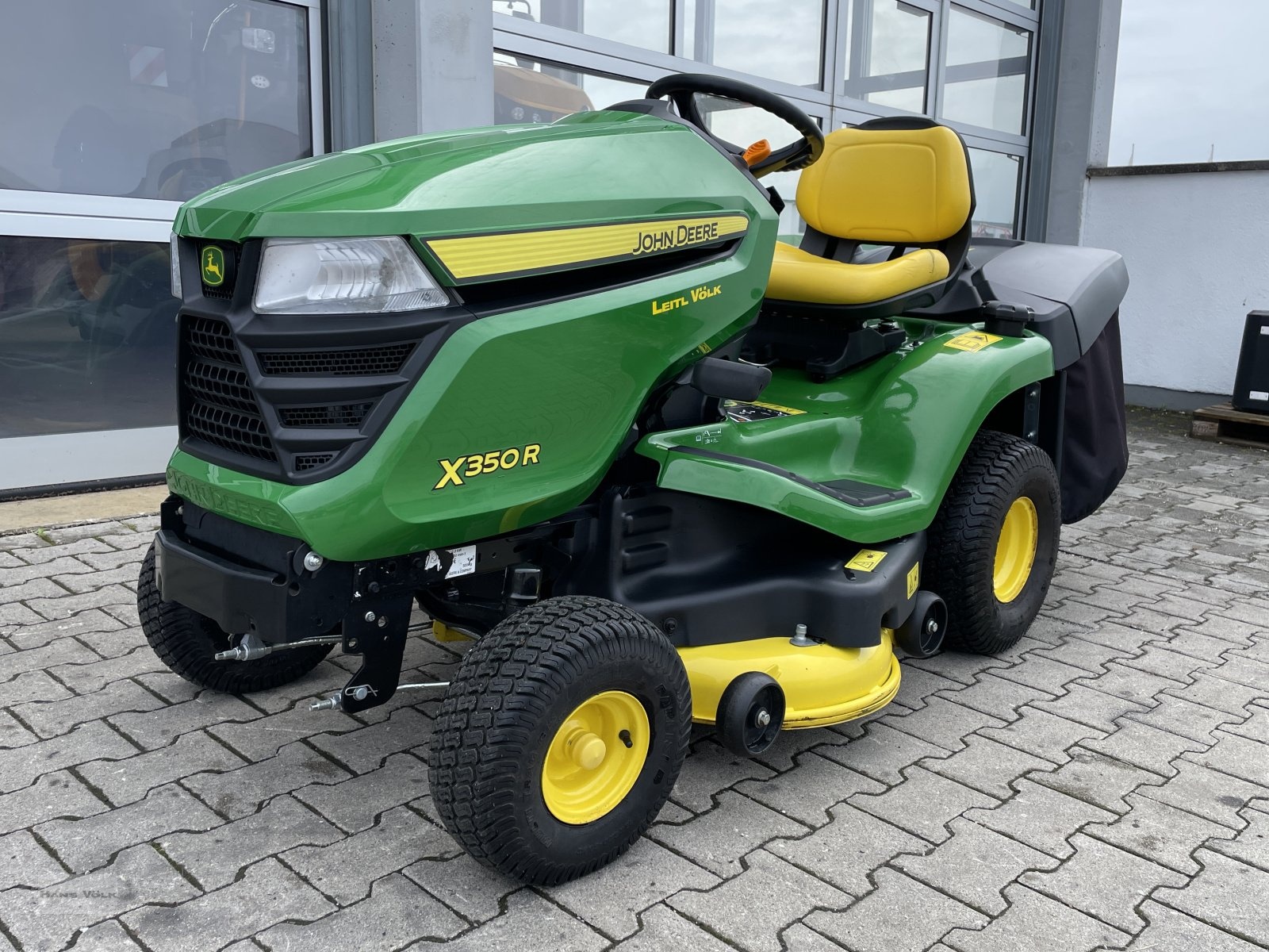 John Deere x 350 r lawn_mower 5 700 €