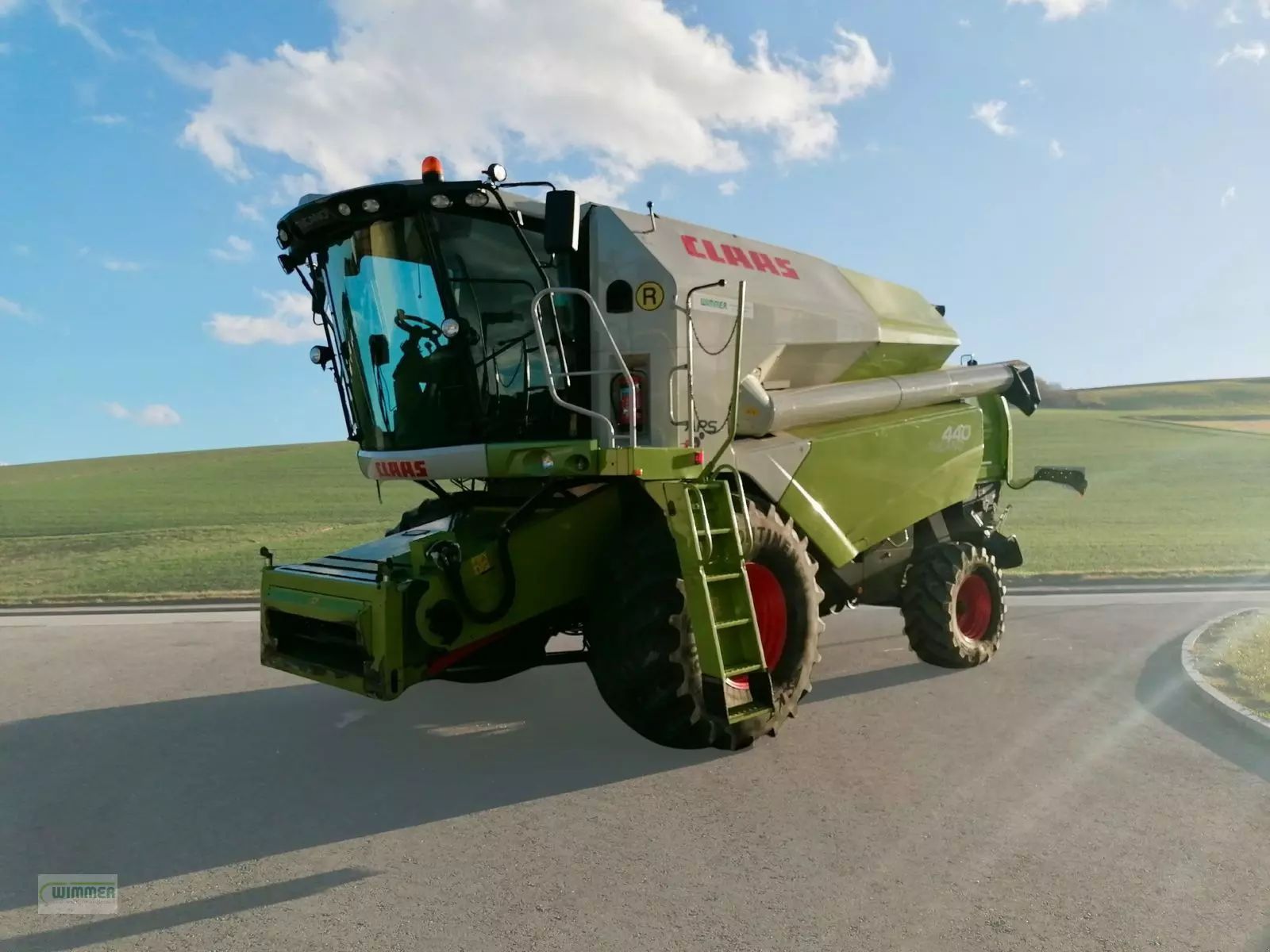 E-FARM: Claas Tucano 440 - Kombajn zbożowy - id YEUFNYA - 112 500 € - Rok produkcji: 2009 - Motogodziny: 3150,Moc silnika: 279,Austria