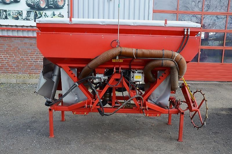 Kverneland fronttank df-2 Rozsiewacz nawozów 7300 €