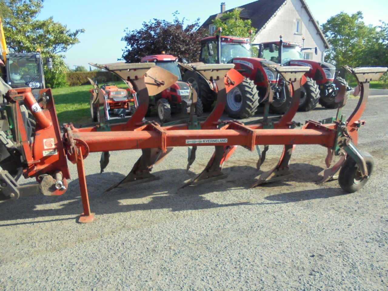 E-FARM: Kverneland f120 - Charrue - id PK9IDNA - 3 880 € - Année: 1990 - France