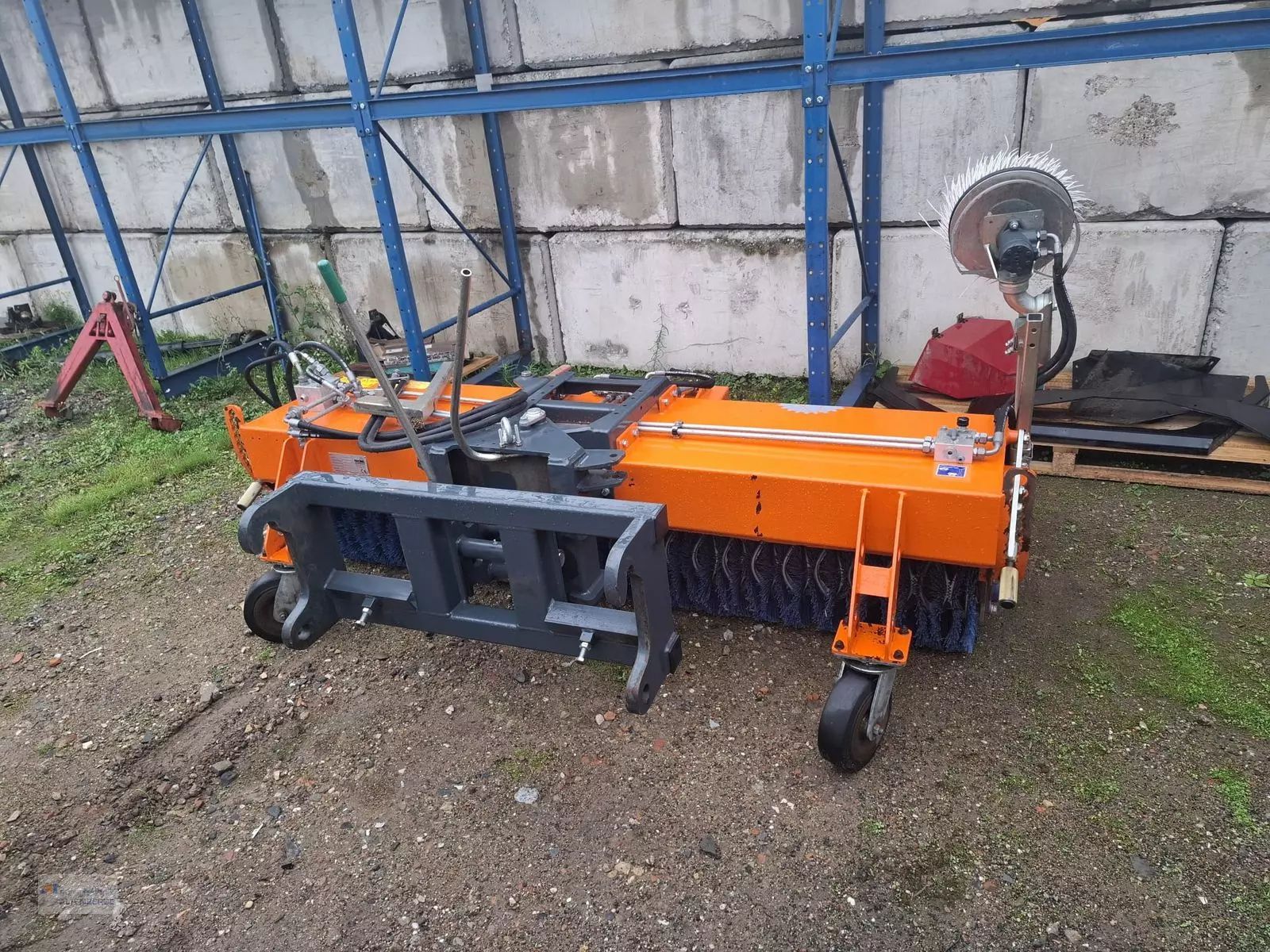 Tuchel kehrmaschine profi 660 - 230 Муниципальная техника 5 672 €