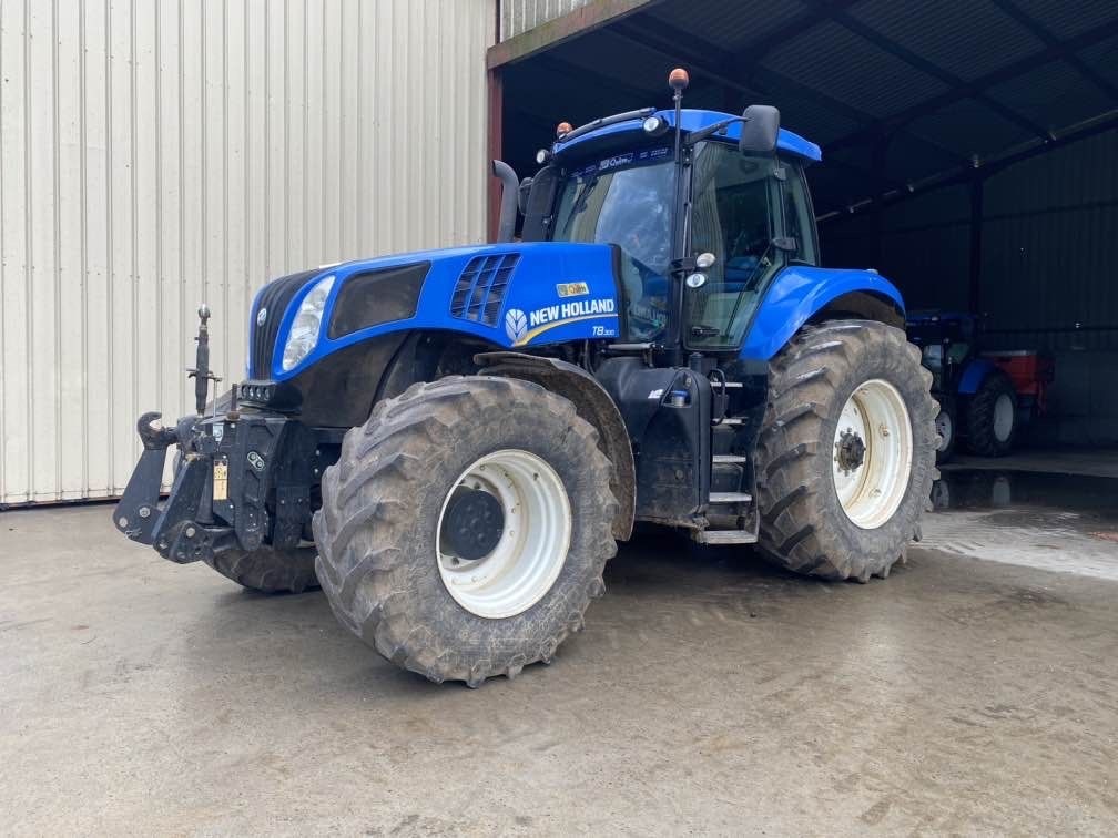 New Holland T 8.300 tractor €54,000
