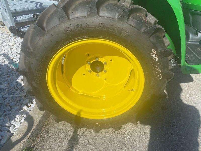 John Deere A tractor 22 417 €