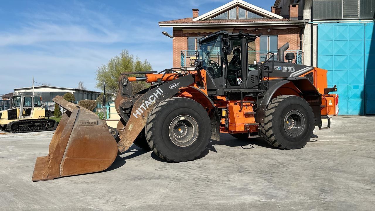 E-FARM: Hitachi zw310-7 - Pala gommata - id N9VJIRY - 175.000 € - Anno di costruzione: 2022 - Ore: 3.035,Francia