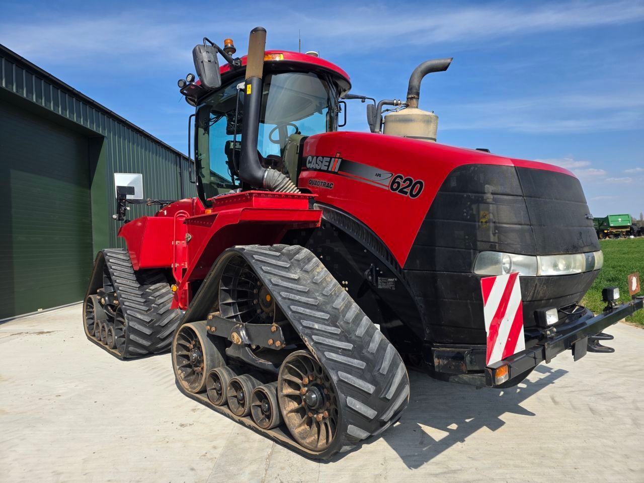 E-FARM: Case IH Quadtrac 620 - Trattore - id PW9BK7H - 152.690 € - Anno di costruzione: 2019 - Ore: 4.975,Potenza del motore: 620,Regno Unito