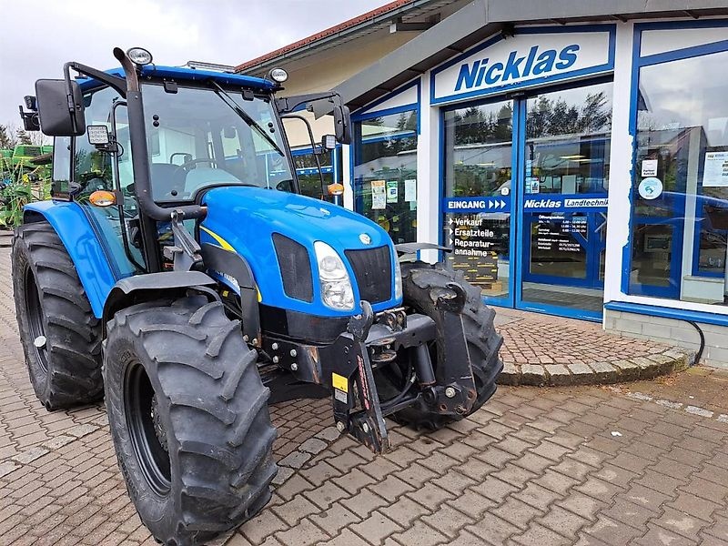 New Holland T5050 tractor 41 933 €