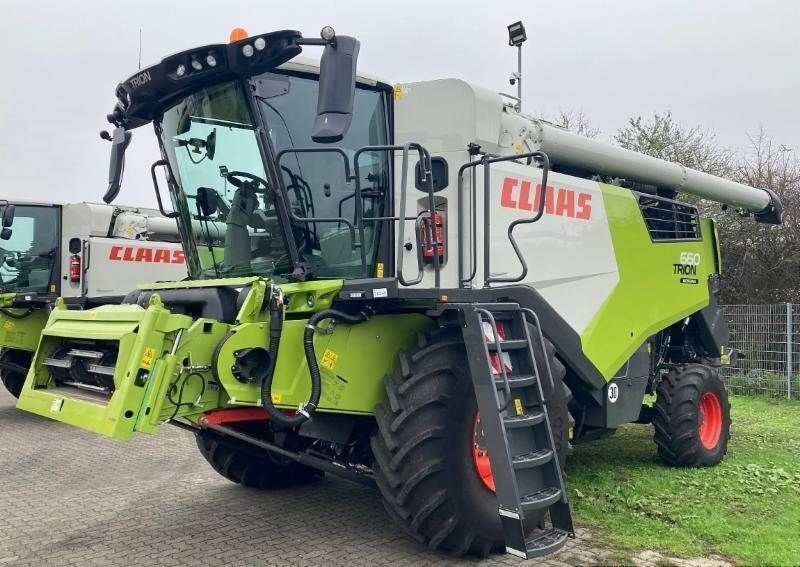 E-FARM: Claas Trion 660 Montana - Kombajn zbożowy - id YNCZLU7 - Rok produkcji: 2023 - Motogodziny: 256,Moc silnika: 408,Niemcy