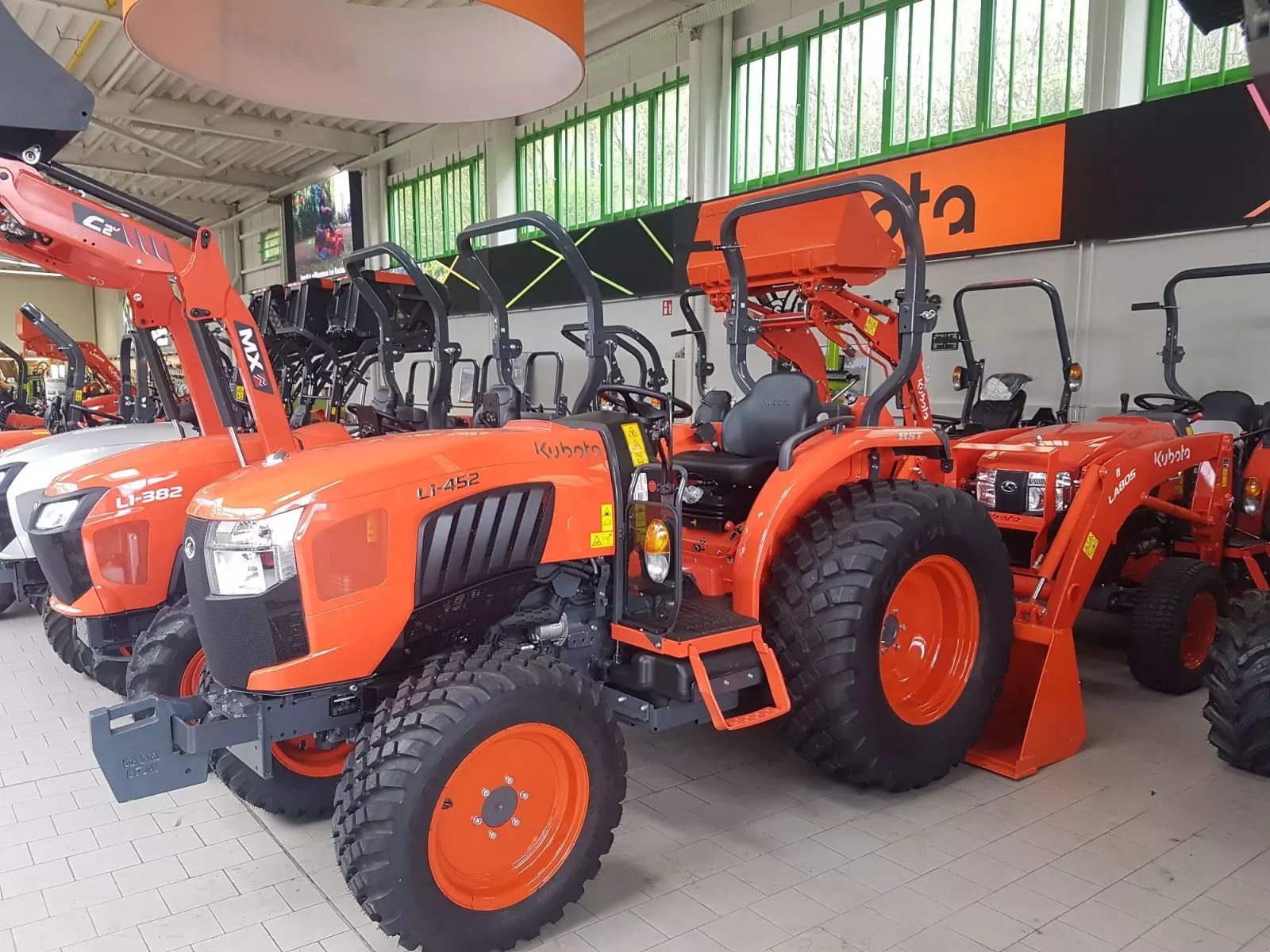 E-FARM: Kubota l1-452 d ab 0,99% - Tracteur - id WHA1PCM - 23 800 € - Année: 2025 - Lecture du nombre d'heure: 1,Puissance du moteur (chevaux): 45,Allemagne