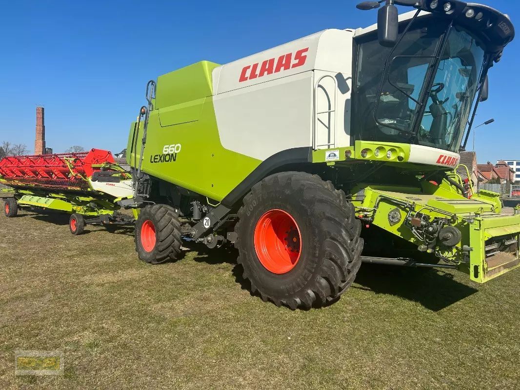 E-FARM: Claas Lexion 660 - Mähdrescher - id SES8W4D - 138.000 € - Baujahr: 2013 - Abgelesene Motorstunden: 1.996,Motorleistung (PS): 396,Deutschland