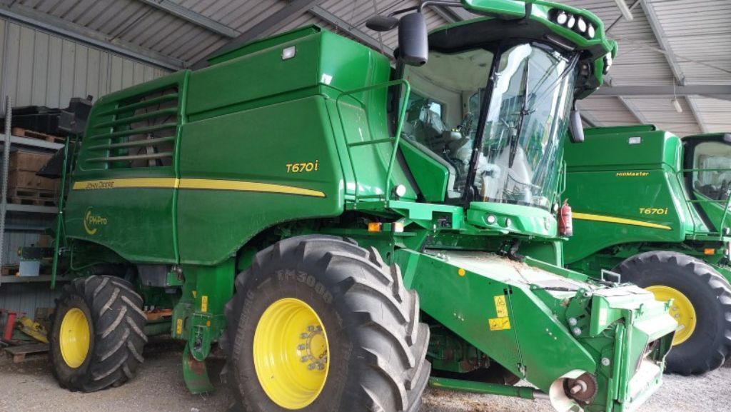 John Deere T 670 Moissonneuse-batteuse 270 000 €