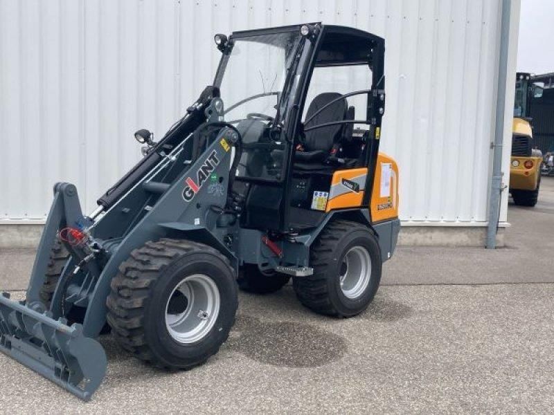 Giant G2500HD Ładowacz gospodarczy 33 500 €