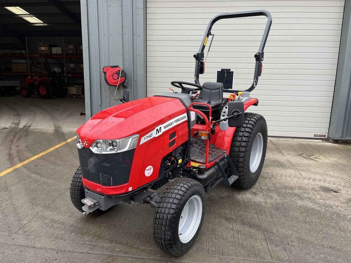 E-FARM: Massey Ferguson 1740M - Τρακτέρ - id HF7PBQD - 25.431 € - Χρονία: 2023 - Μετρητής ωρών: 11,Ισχύς κινητήρα: 40,Ηνωμένο Βασίλειο