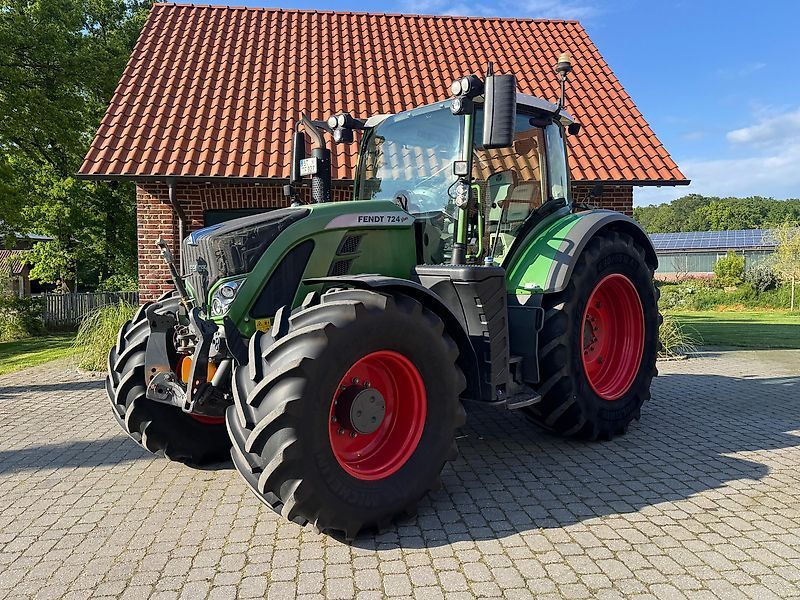 Fendt 724 Vario Tractor €95,000